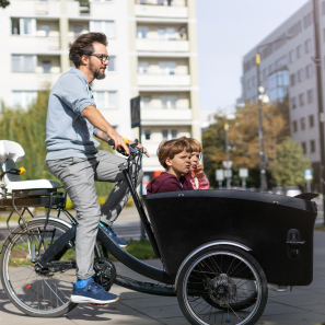 Vélos Cargo, un tricycle avec une benne pour tout transport à Mareuil lès Meaux, près de Meaux, Seine et Marne (77)