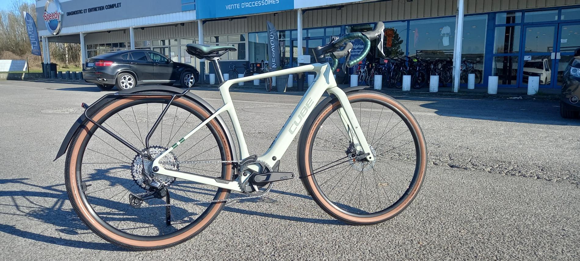 CUBE Nuroad Hybrid C:62 Race FE (GRAVEL)